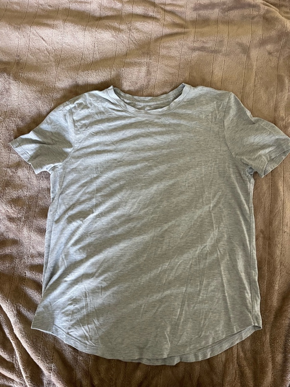 lululemon athletica women's short sleeve tee in light gray